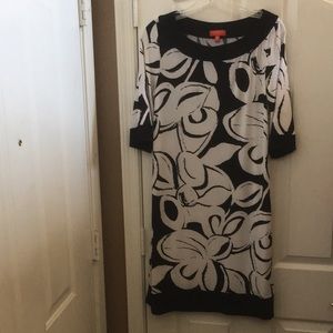 FINAL MARKDOWN Ladies’ signature by sangria Dress (M)